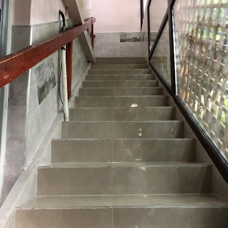 Hostel Tripoli Palace Бухарест Экстерьер фото