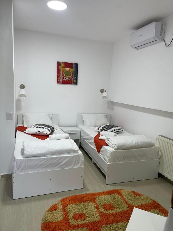 Hostel Tripoli Palace Бухарест Экстерьер фото
