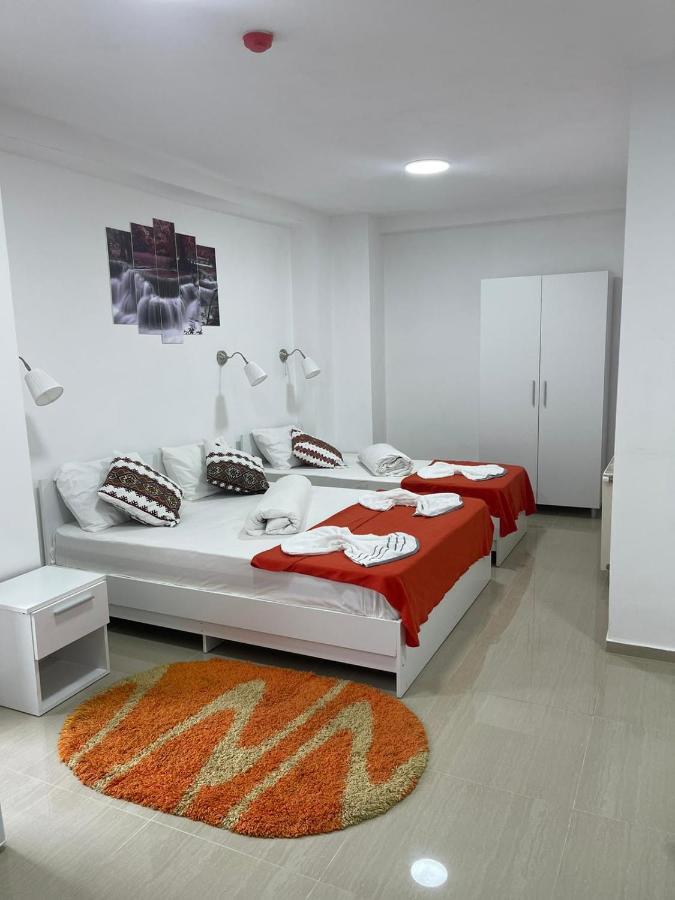 Hostel Tripoli Palace Бухарест Экстерьер фото