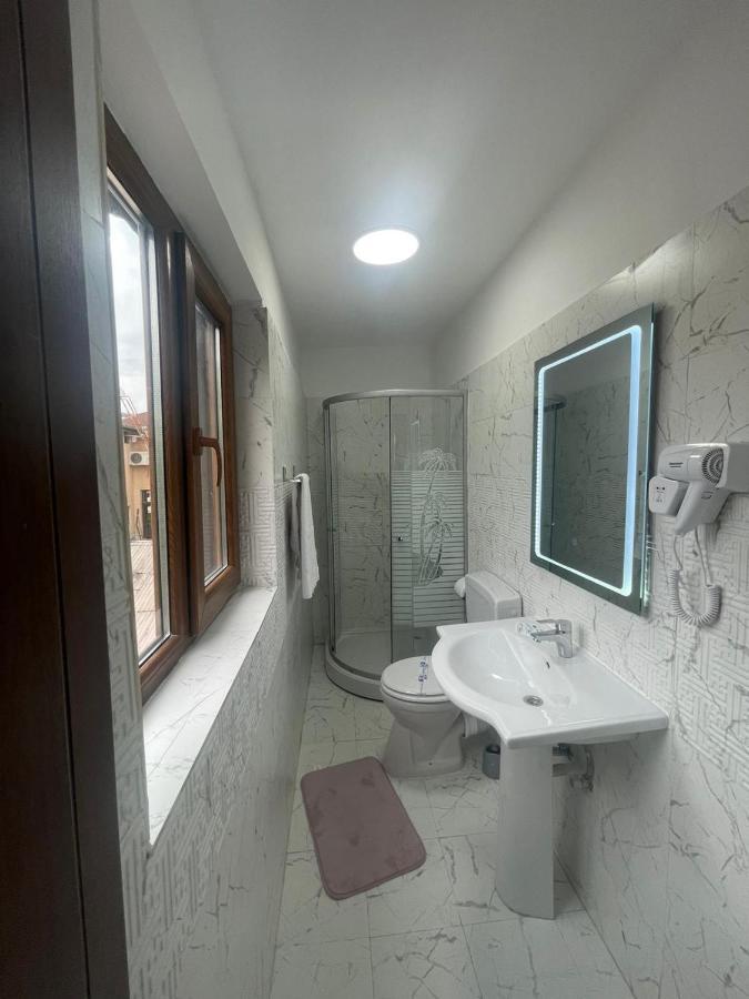 Hostel Tripoli Palace Бухарест Экстерьер фото