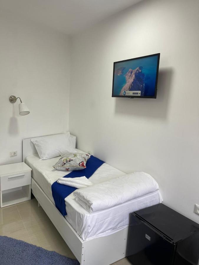 Hostel Tripoli Palace Бухарест Экстерьер фото