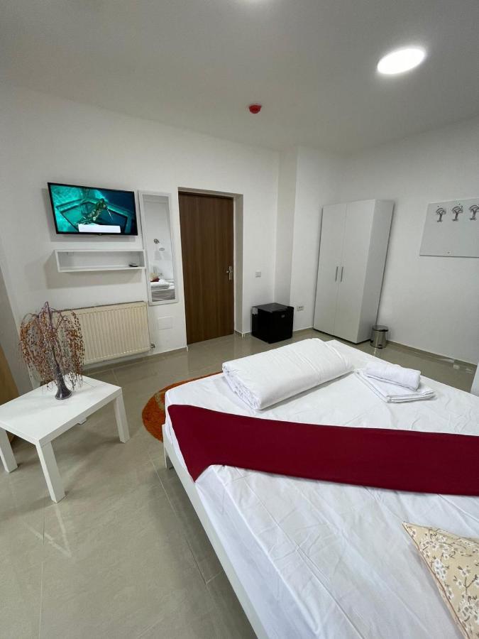 Hostel Tripoli Palace Бухарест Экстерьер фото