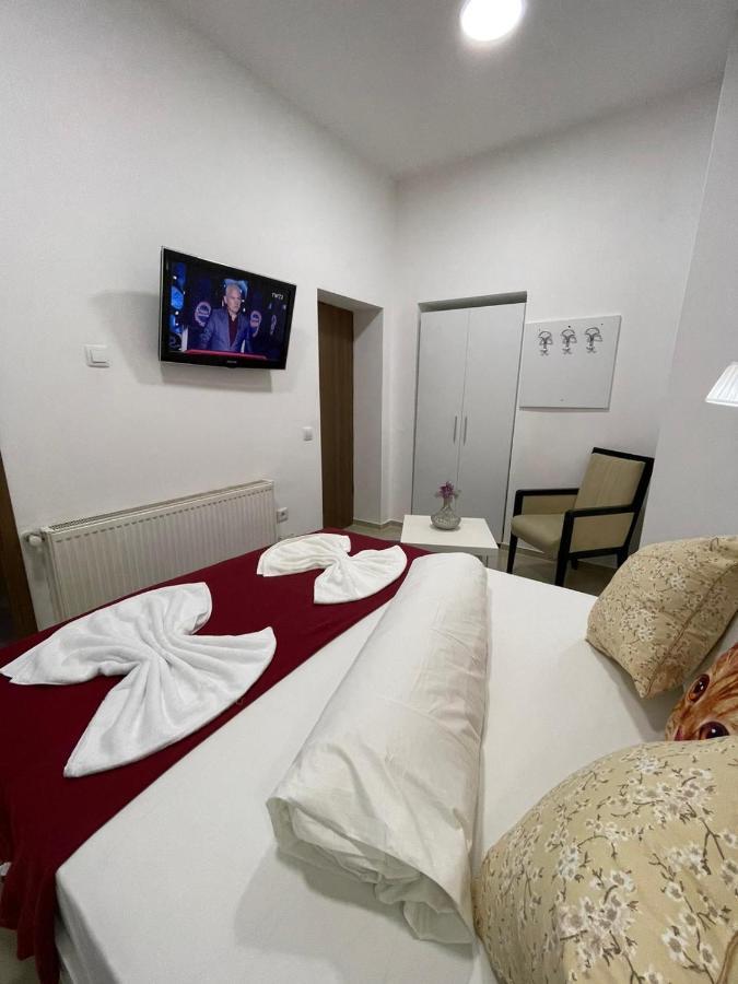 Hostel Tripoli Palace Бухарест Экстерьер фото