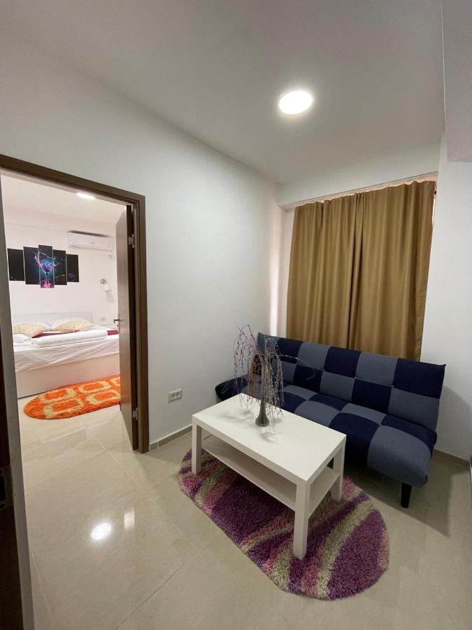 Hostel Tripoli Palace Бухарест Экстерьер фото