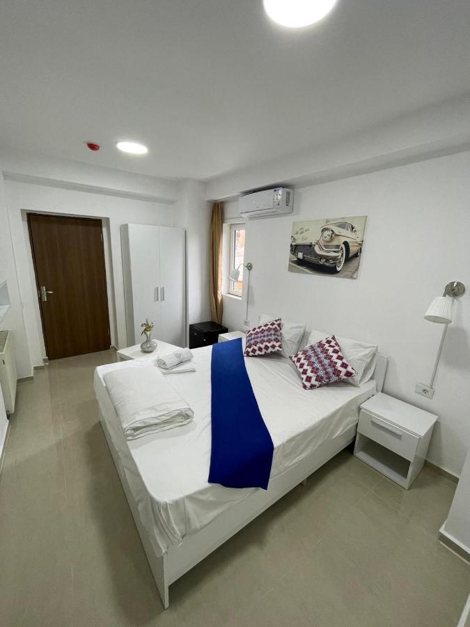 Hostel Tripoli Palace Бухарест Экстерьер фото
