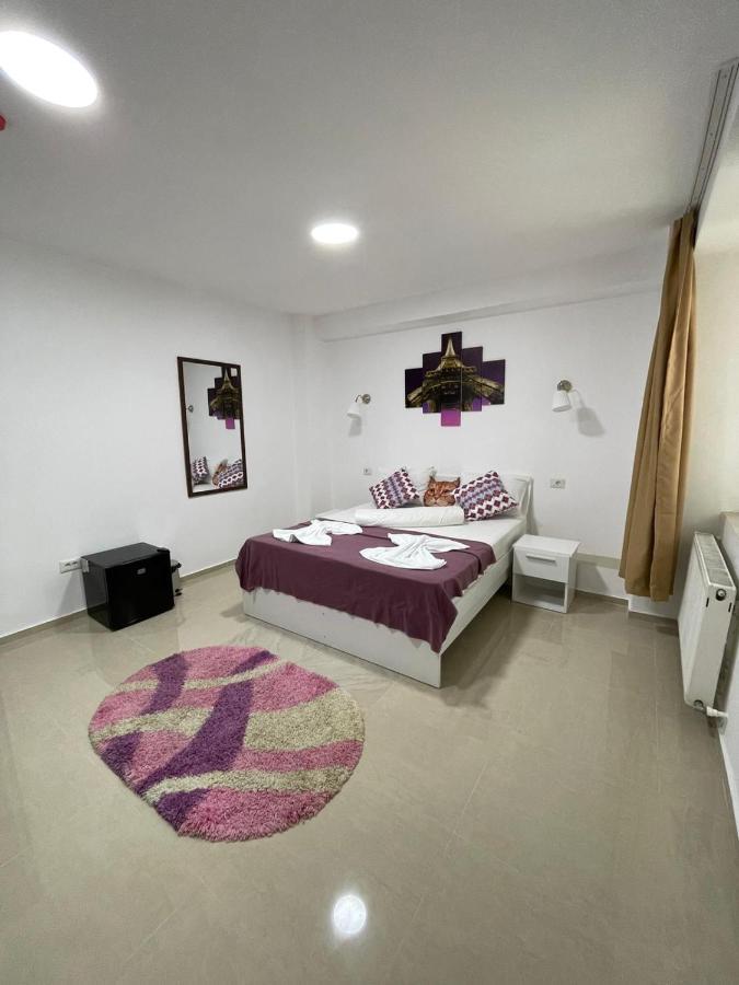 Hostel Tripoli Palace Бухарест Экстерьер фото