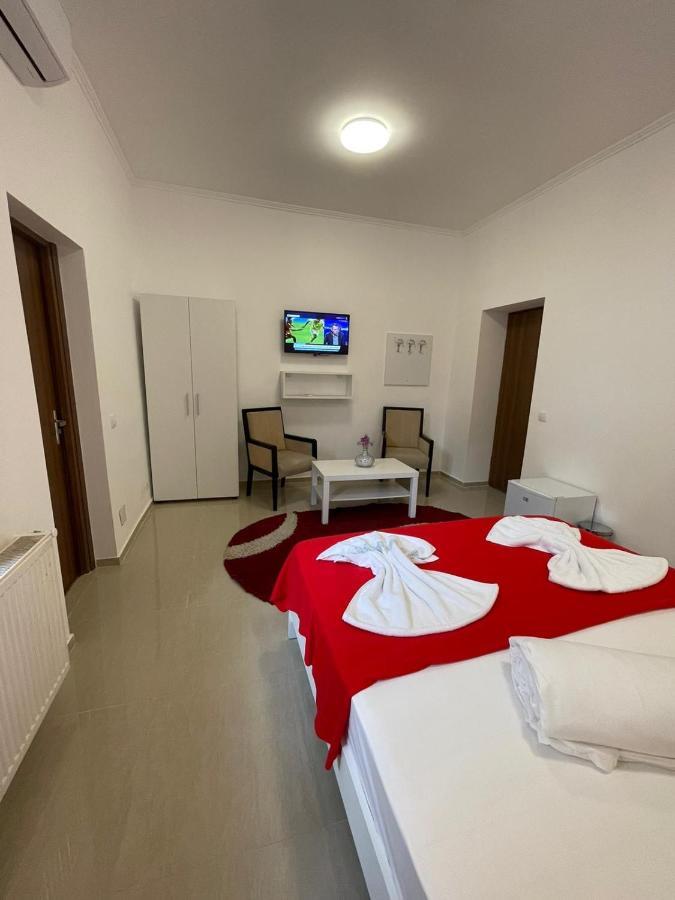 Hostel Tripoli Palace Бухарест Экстерьер фото