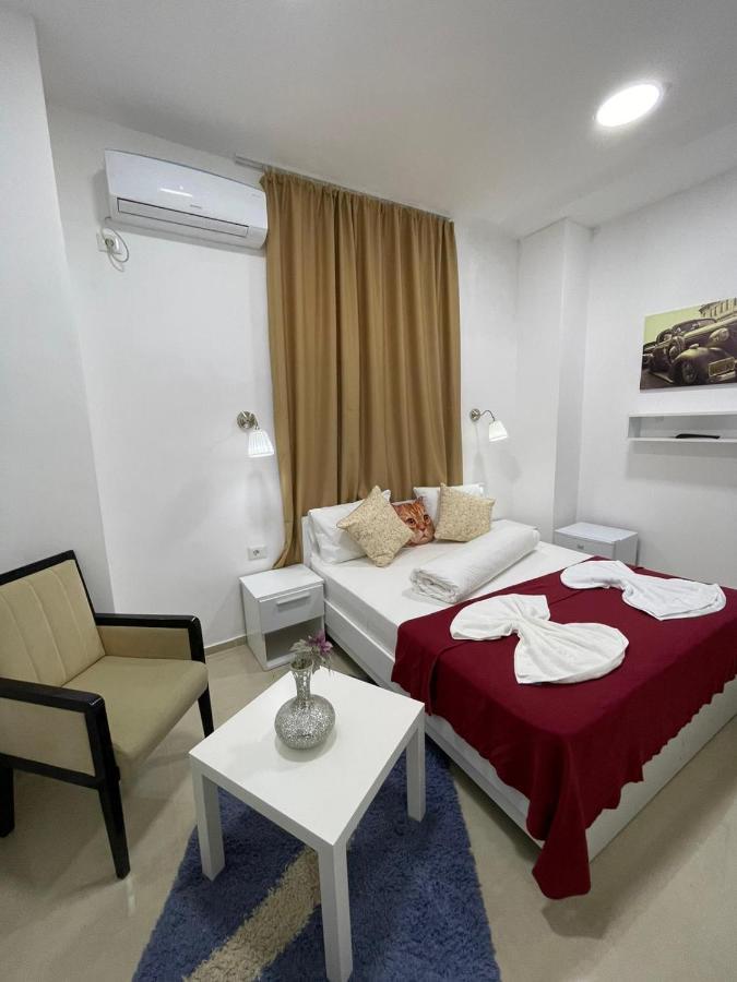 Hostel Tripoli Palace Бухарест Экстерьер фото