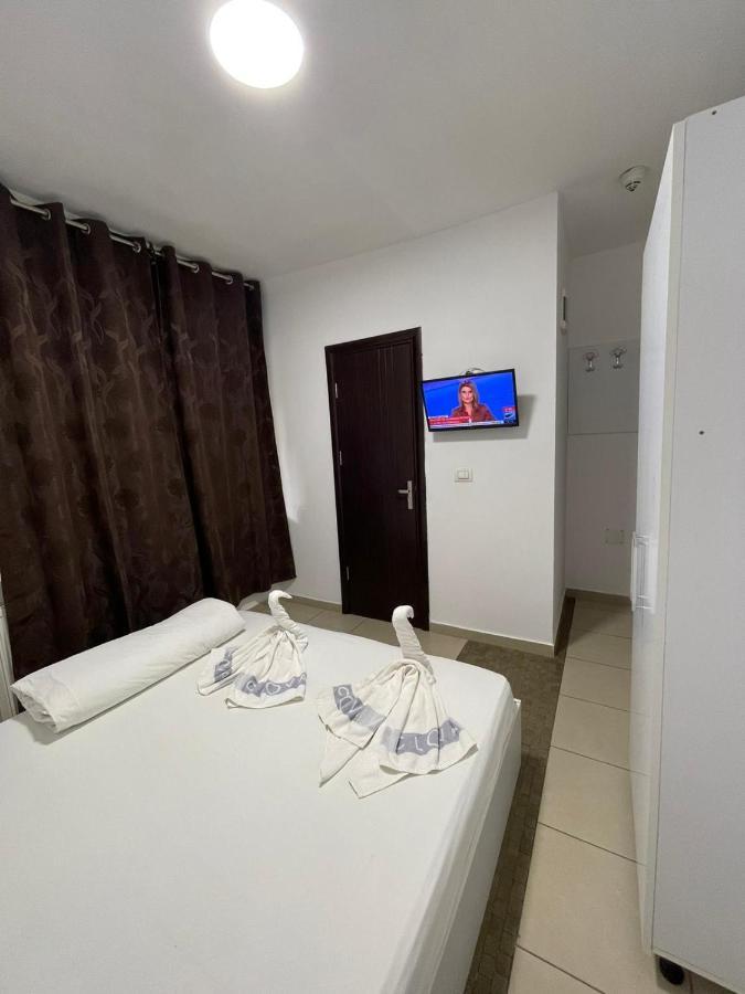 Hostel Tripoli Palace Бухарест Экстерьер фото