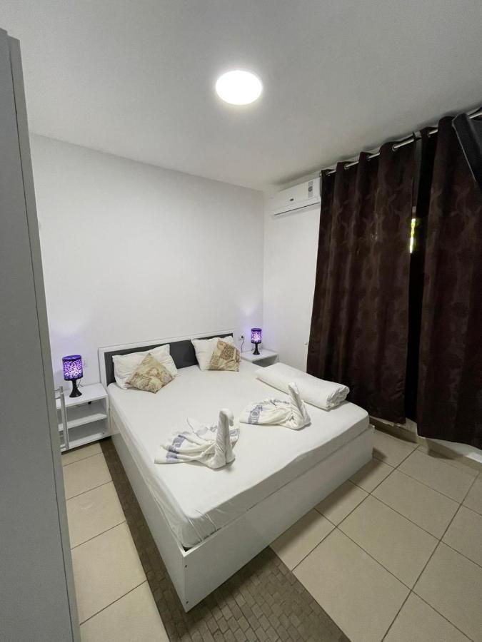 Hostel Tripoli Palace Бухарест Экстерьер фото