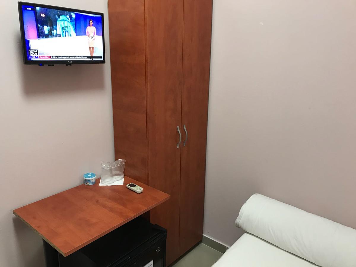 Hostel Tripoli Palace Бухарест Экстерьер фото