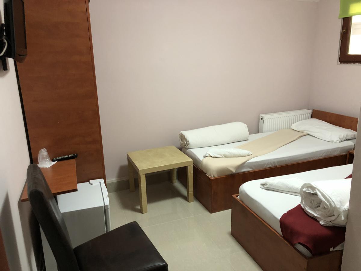 Hostel Tripoli Palace Бухарест Экстерьер фото
