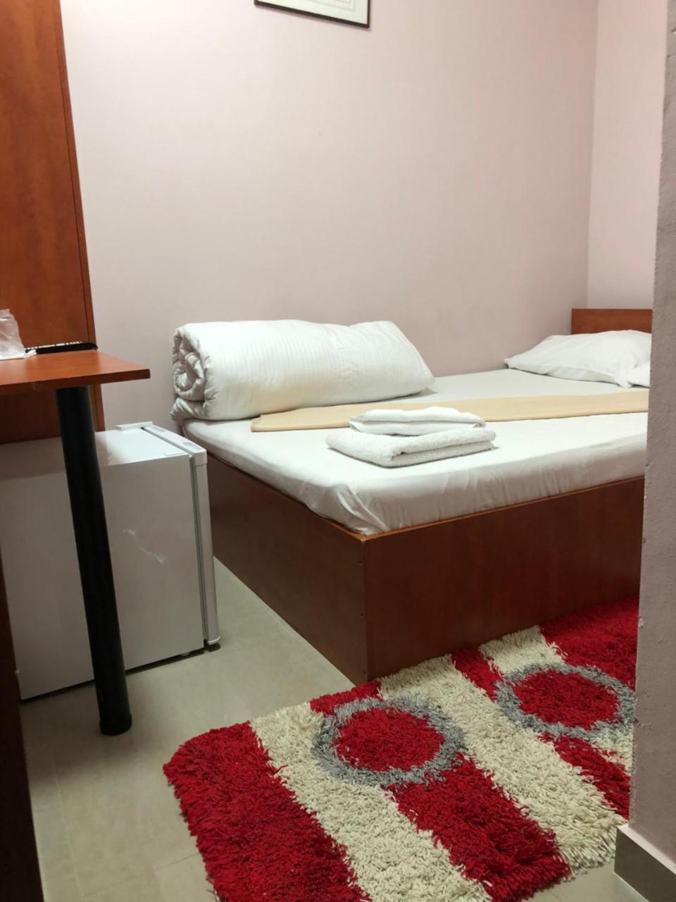 Hostel Tripoli Palace Бухарест Экстерьер фото